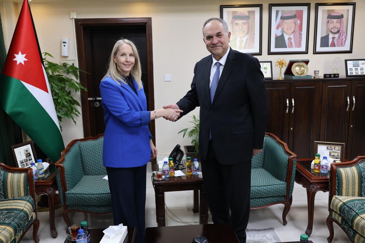 وزير_العدل_والسفيرة_الهولندية